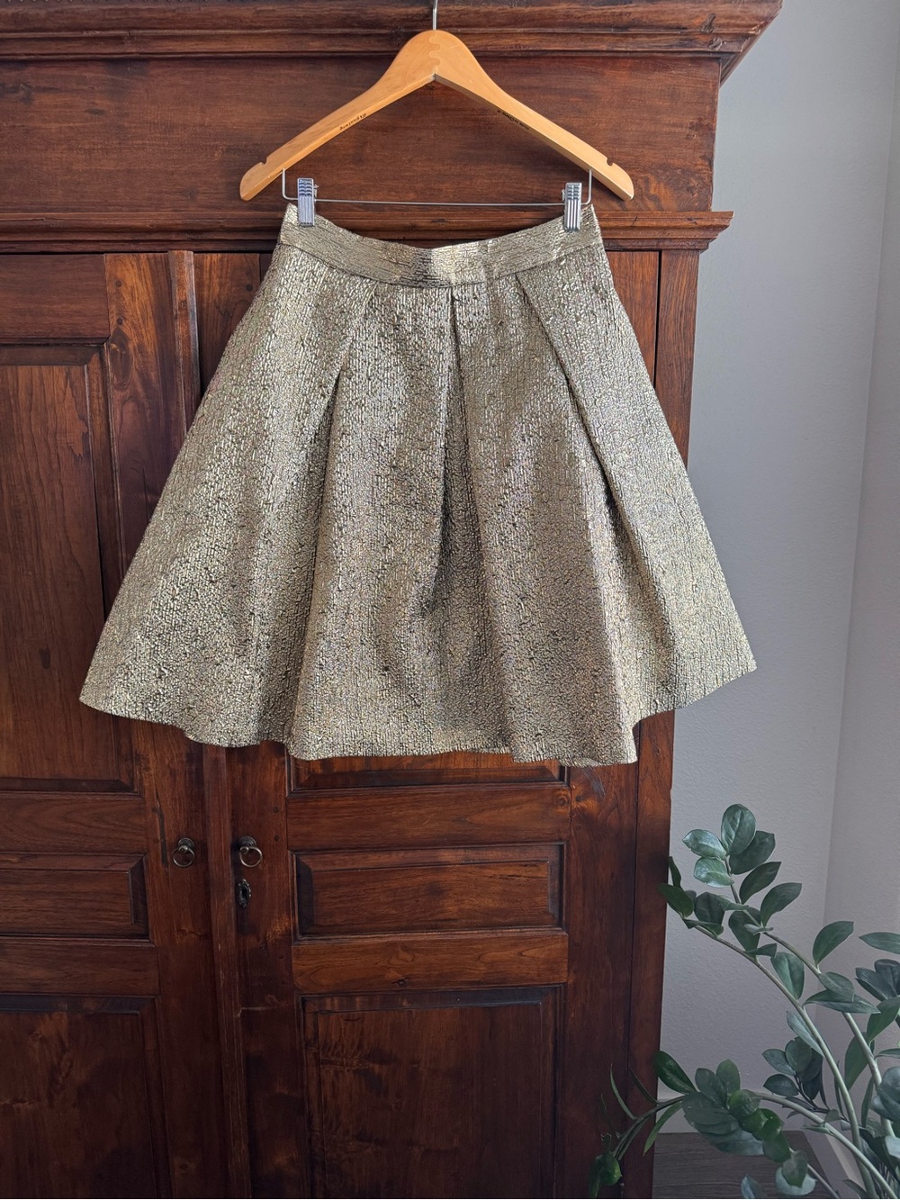 Eliza J Gold Foil Skirt Metallic Pleated Full A-Line Size 8